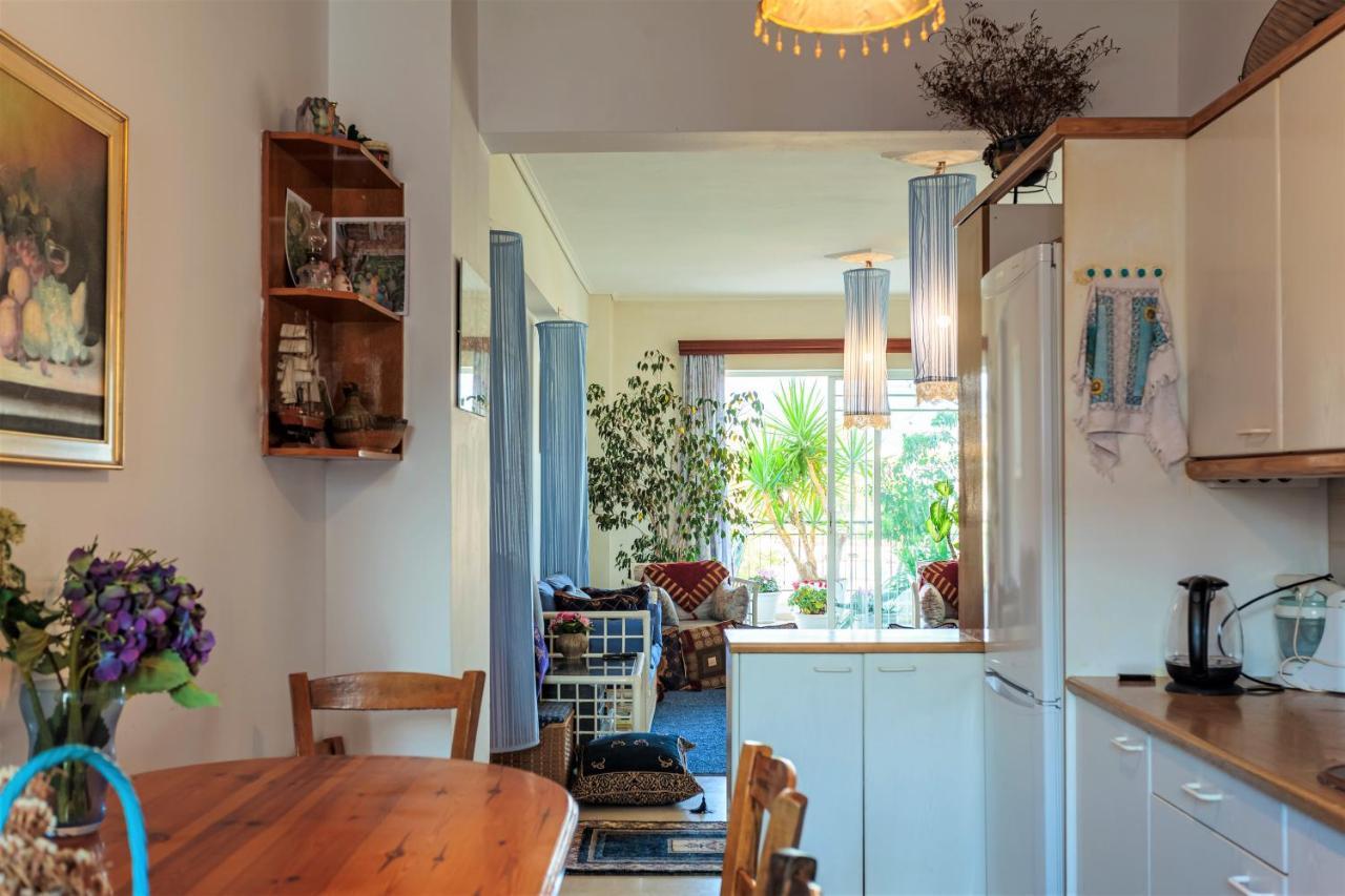 Bright Comfy Flat Near The Beach & The City Center 칼라마타 외부 사진