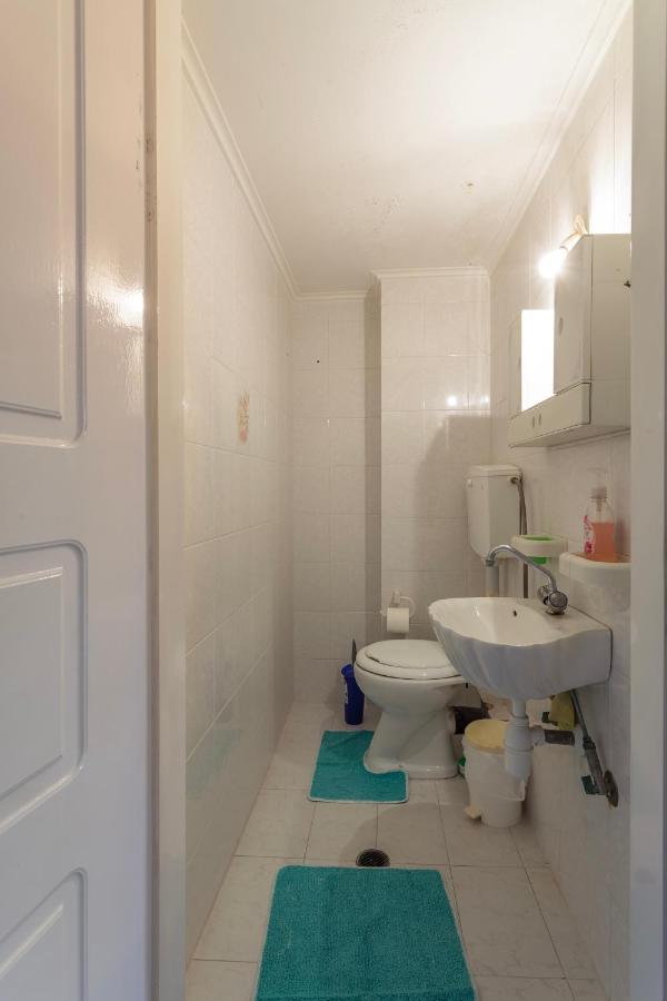 Bright Comfy Flat Near The Beach & The City Center 칼라마타 외부 사진